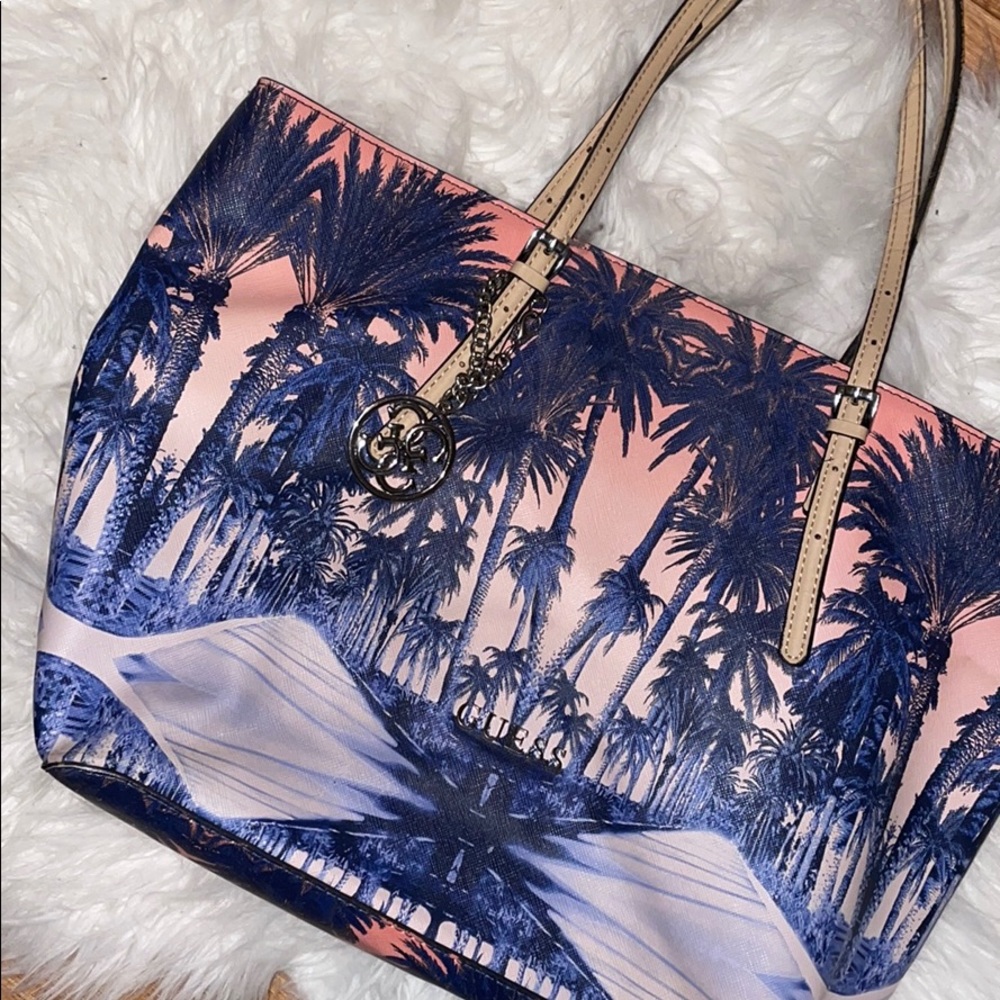 Blue & Pink palm tree 🌴 Guess Shoulder Bag
